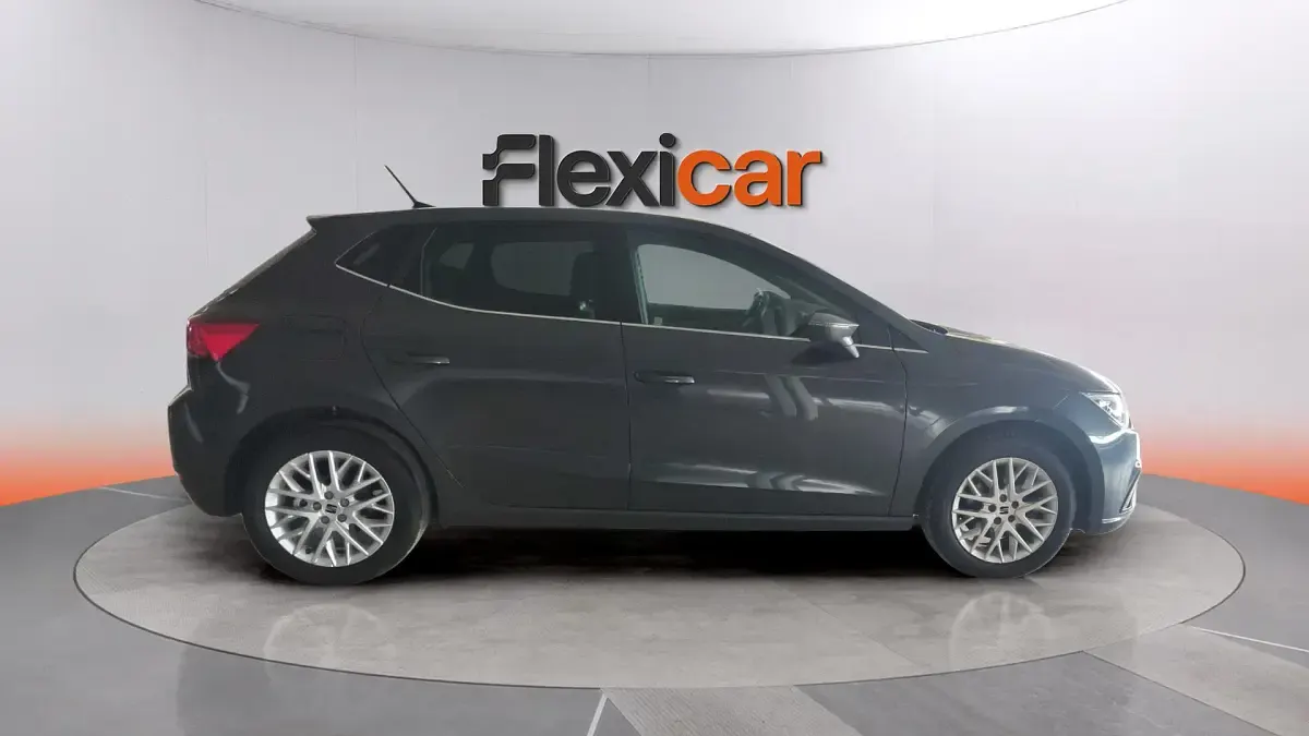 Usado Seat Ibiza Style 116 CV (85 kW) 2024 Gris Utilitario
