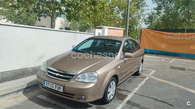 Usado Chevrolet Nubira SE 109 HP (80 kW) 2007 Bege Sedan