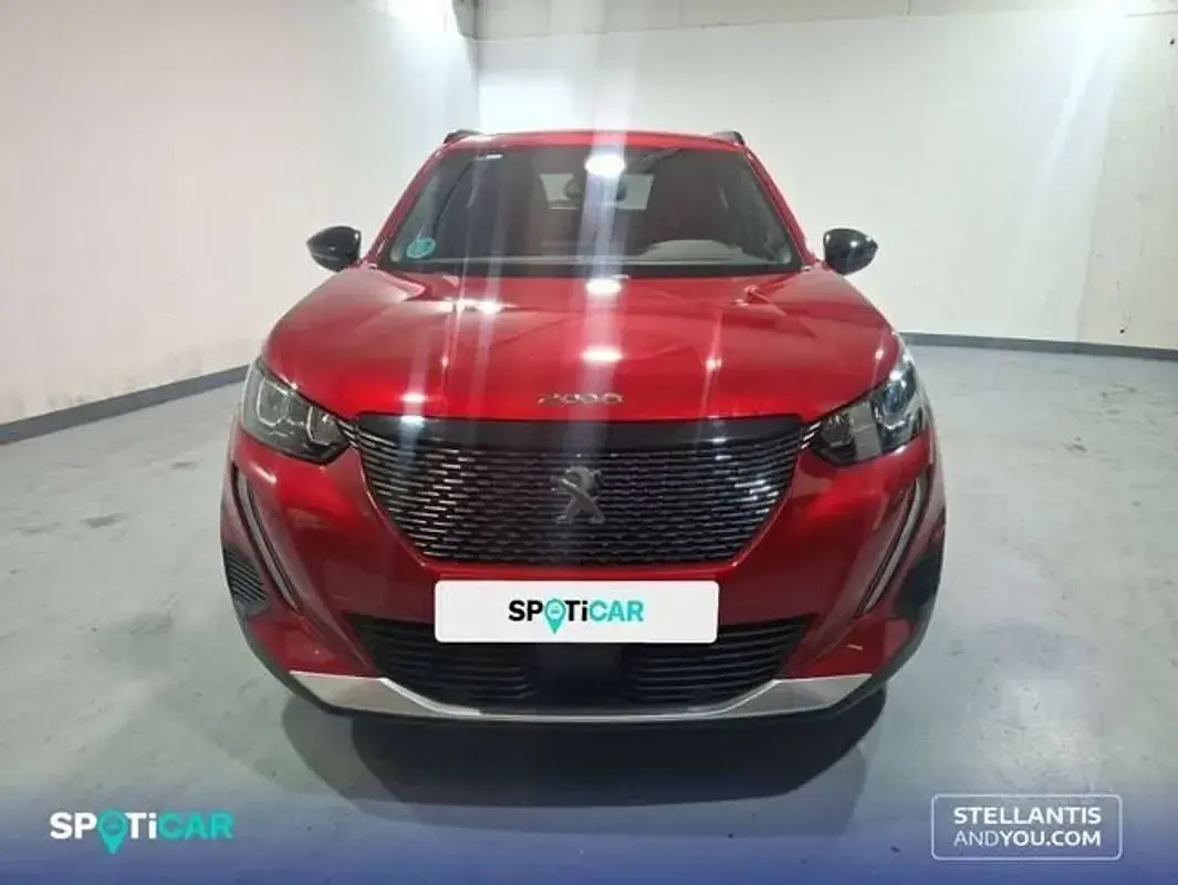 Usado Peugeot 2008 Allure 131 CV (96 kW) 2023 Rojo SUV