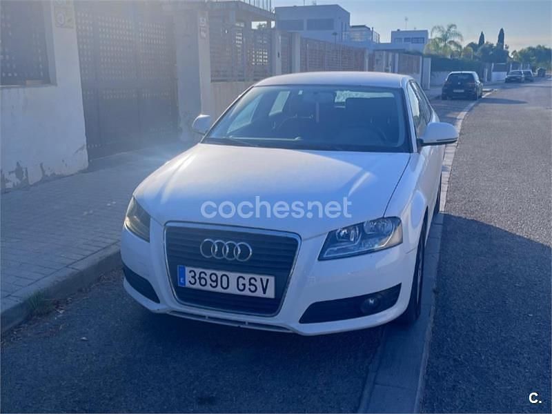 Blanco Usado 2010 Audi A3 Sportback Utilitario | 4900 € (Buen precio) - Imagen 1/4