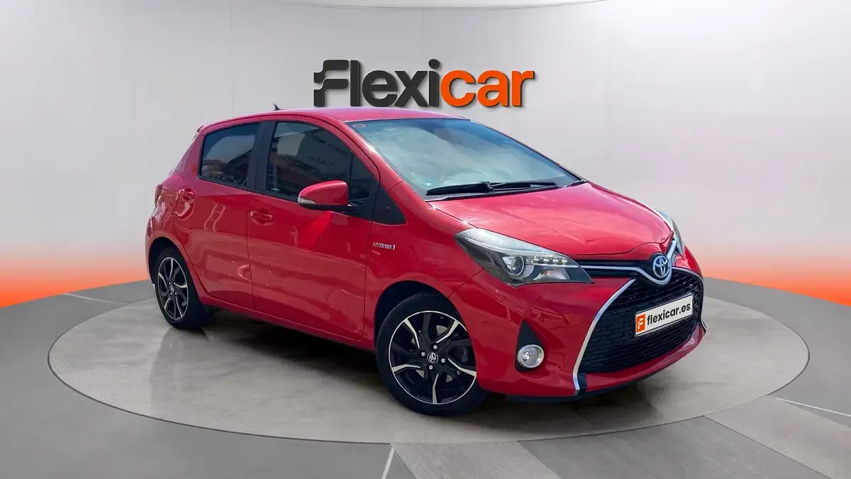 Usado Toyota Yaris Hybrid Advance 100 CV (73 kW) 2016 Berlina