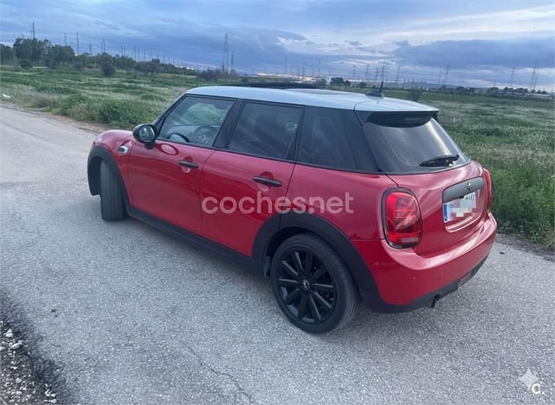 Usado Mini ONE 102 CV (75 kW) 2019 Rojo Utilitario