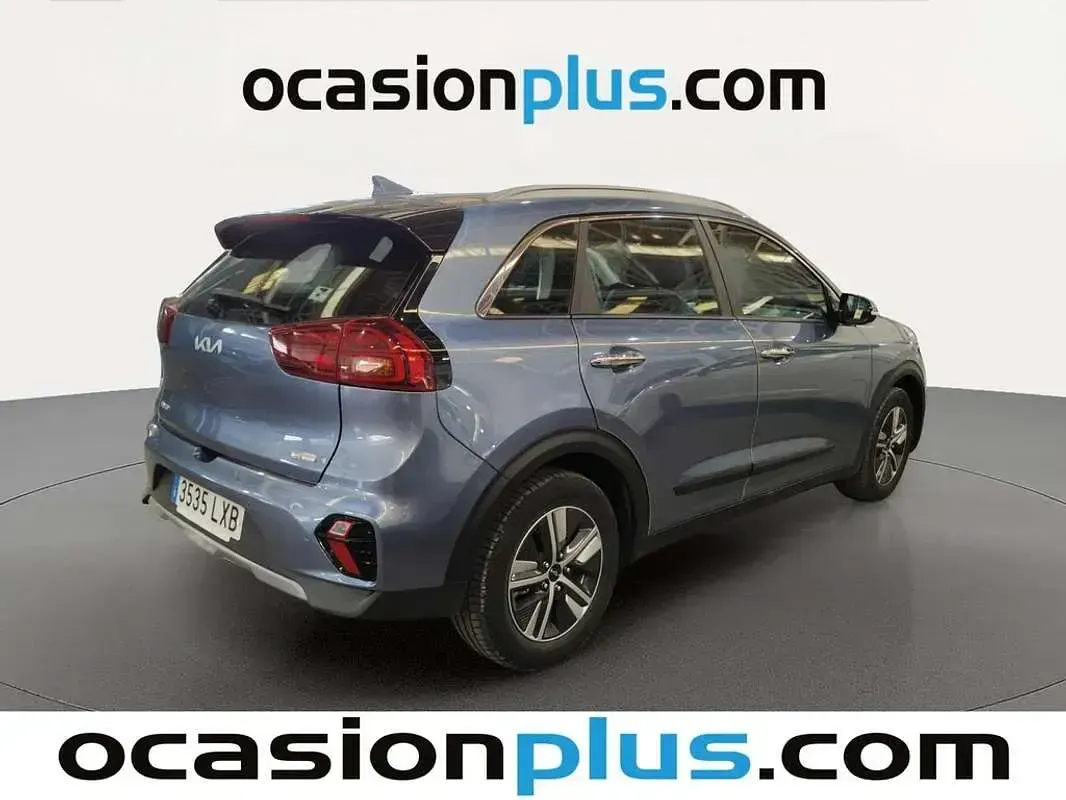 Usado Kia Niro 141 CV (103 kW) 2022 Gris SUV