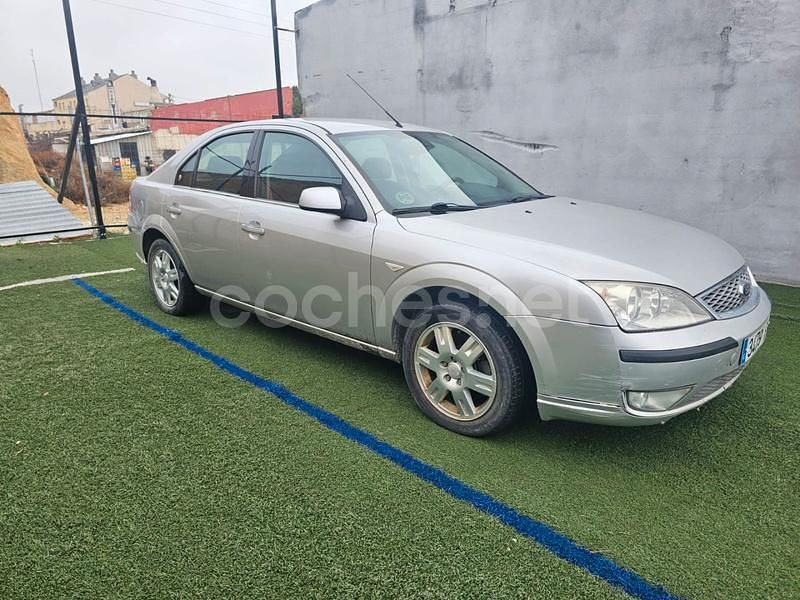 Gris / plata Usado 2006 Ford Mondeo Titanium Berlina | 2499 € (Buen precio) - Imagen 1/4