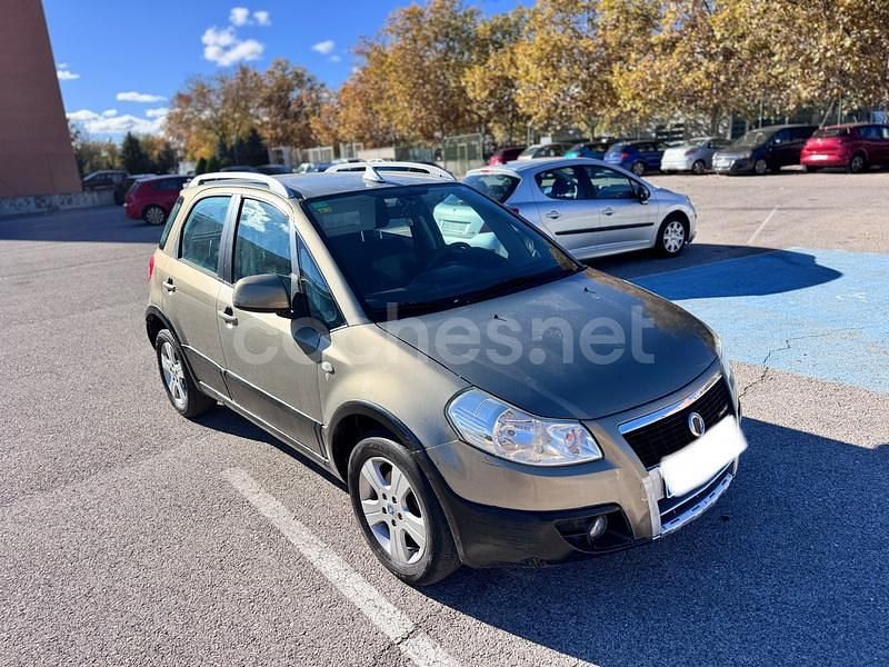 Verde Usado 2007 Fiat Sedici Emotion SUV | 3999 € - Imagen 1/4