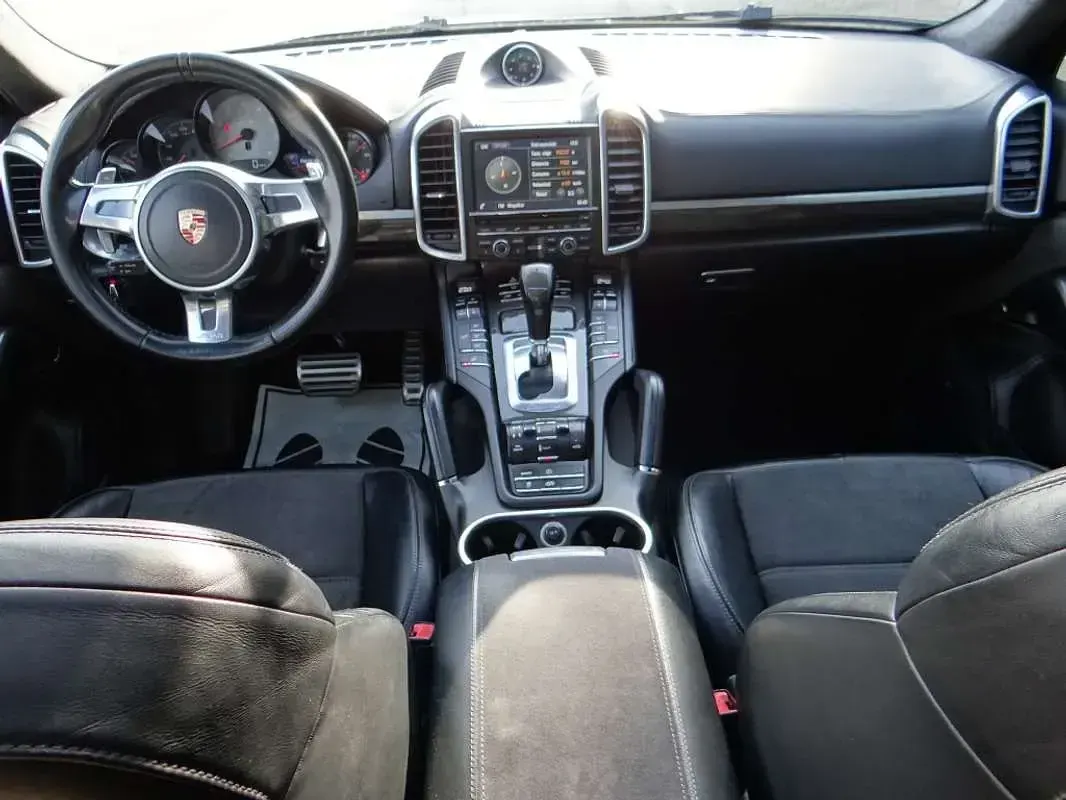 Usado Porsche Cayenne GTS 420 CV (308 kW) 2014 Negro SUV