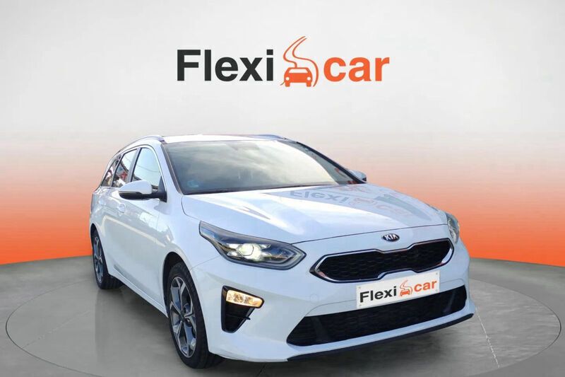 Blanco Usado 2021 Kia Ceed Familiar | 17.590 € (Un poco caro) - Imagen 1/4