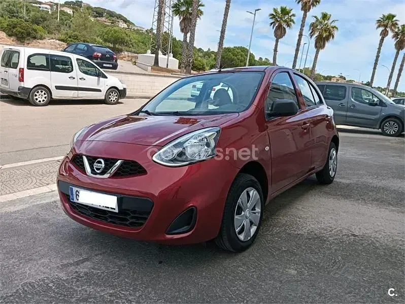 Usado Nissan Micra 80 CV (58 kW) 2014 Granate Utilitario
