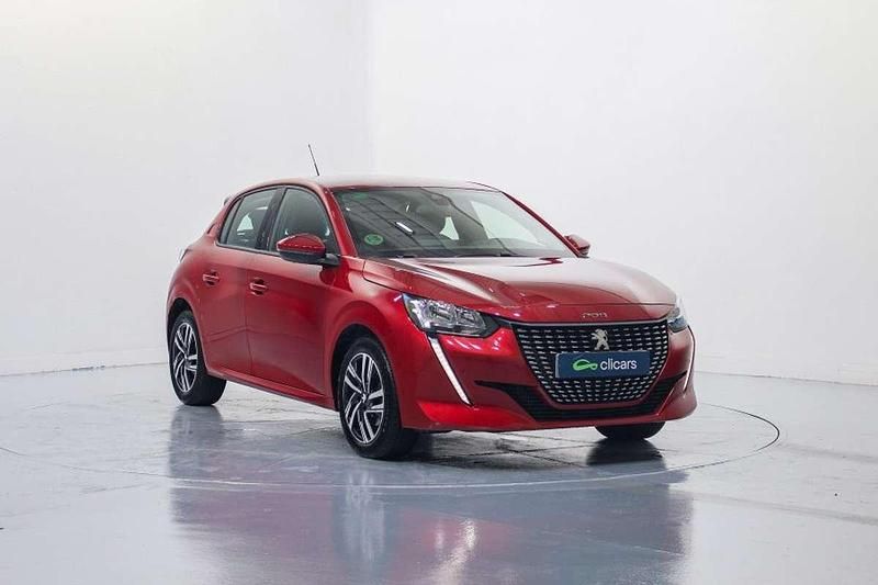 Usado Peugeot 208 Active 102 CV (75 kW) 2019 Rojo Utilitario