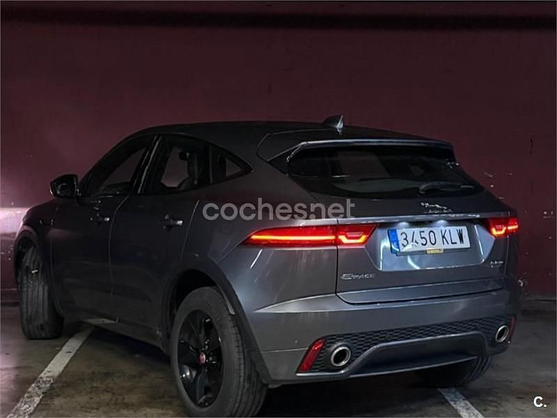 Usado Jaguar E-Pace R-Dynamic 180 CV (132 kW) 2018 Gris / plata SUV
