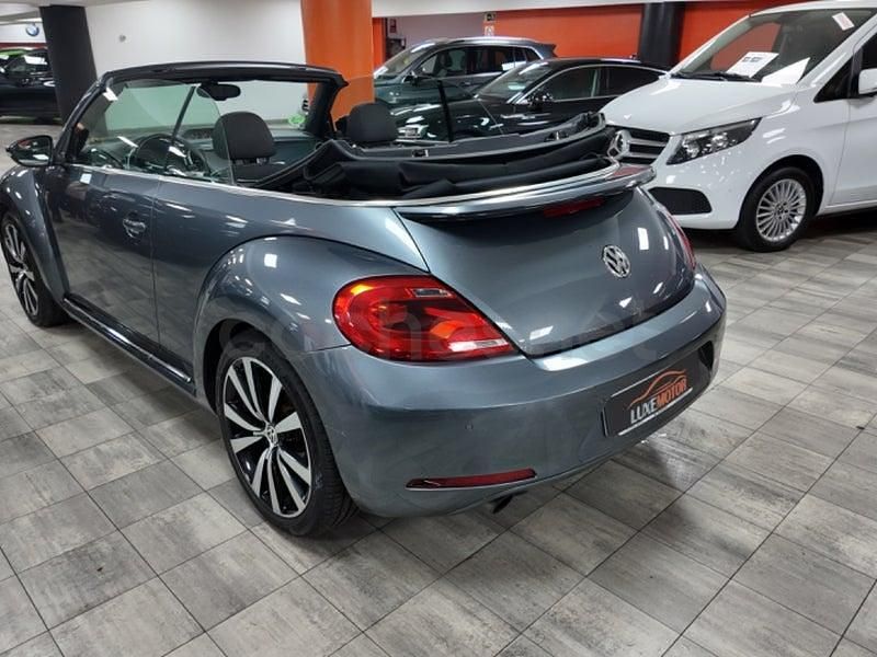 Usado VW Beetle Sport 211 CV (155 kW) 2014 Gris Utilitario