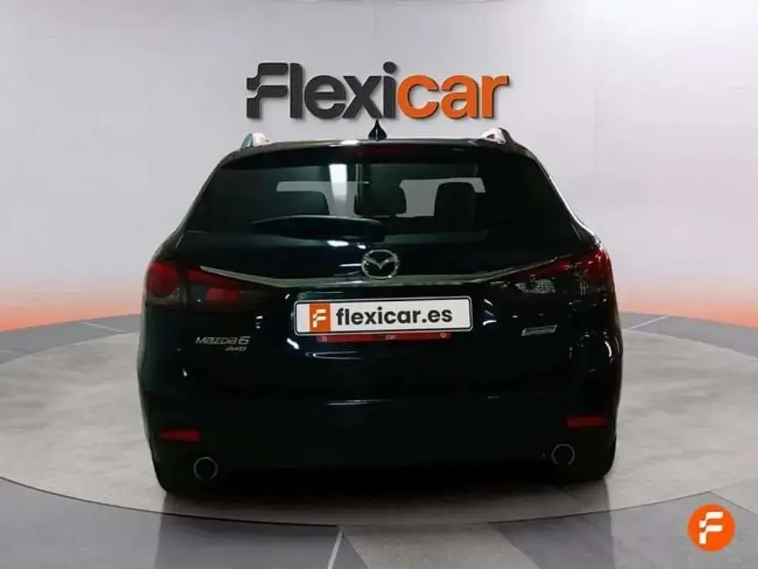 Usado Mazda 6 Luxury 150 CV (110 kW) 2018 Negro Familiar