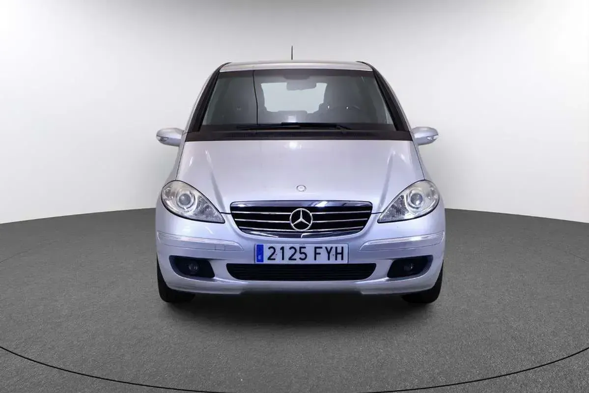 Usado Mercedes A180 Avantgarde 109 CV (80 kW) 2007 Plata Utilitario