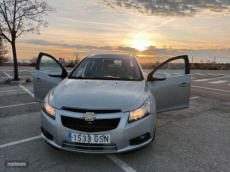 Gris Usado 2009 Chevrolet Cruze Berlina | 3600 € - Imagen 1/4