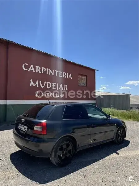 Usado Audi A3 Ambition 110 CV (80 kW) 2002 Negro Utilitario