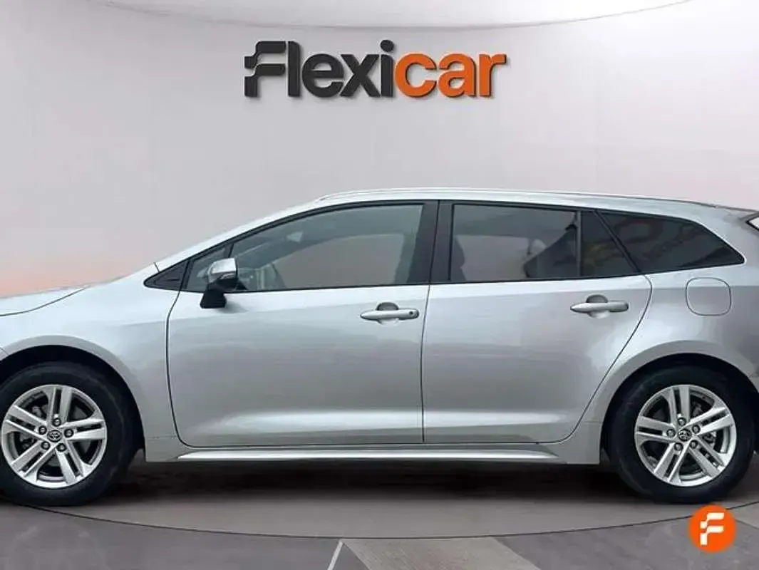 Usado Toyota Corolla Active 140 CV (102 kW) 2023 Gris Familiar
