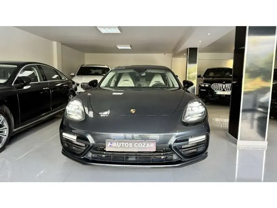 Usado Porsche Panamera Turbo Sport Turismo Sport Turismo 550 CV (404 kW) 2019 Gris Familiar