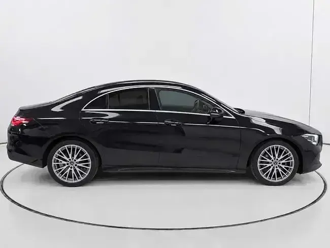 Usado Mercedes CLA200 163 CV (119 kW) 2023 Negro Berlina