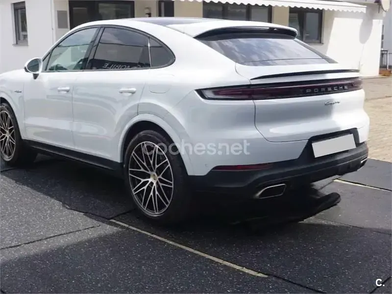 Usado Porsche Cayenne E-Hybrid Coupe 470 CV (345 kW) 2025 Blanco SUV