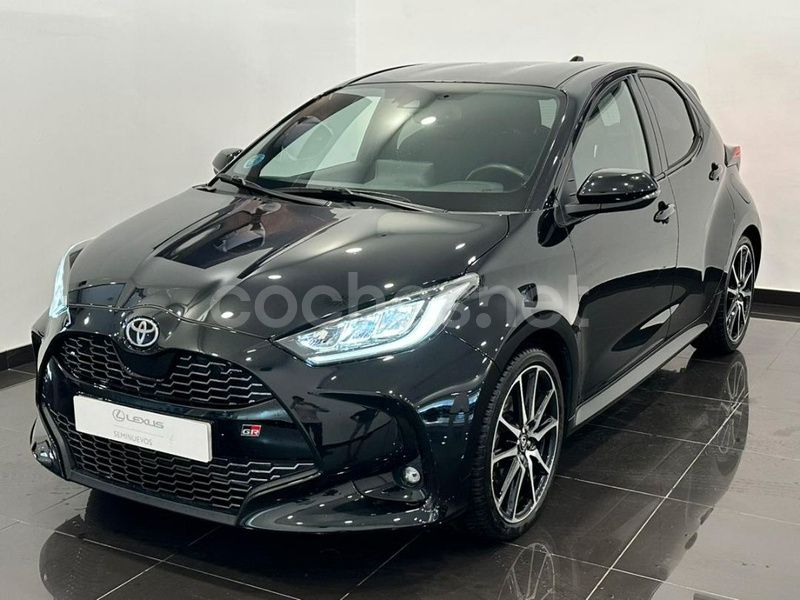 Negro Usado 2023 Toyota Yaris Hybrid Sport Berlina | 23.900 € (Caro) - Imagen 1/4