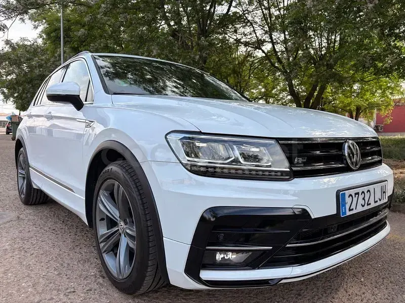 Usado VW Tiguan R-line 150 CV (110 kW) 2020 Blanco SUV