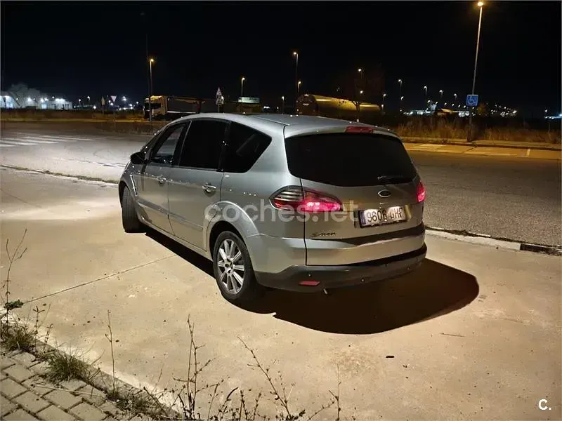 Usado Ford S-MAX Titanium 140 CV (102 kW) 2008 Gris / plata Monovolumen