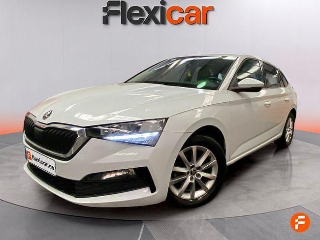 Usado Skoda Scala Style 115 CV (84 kW) 2020 Blanco Utilitario
