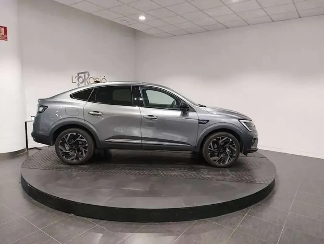 Usado Renault Arkana Esprit Alpine 94 CV (69 kW) 2025 Gris SUV