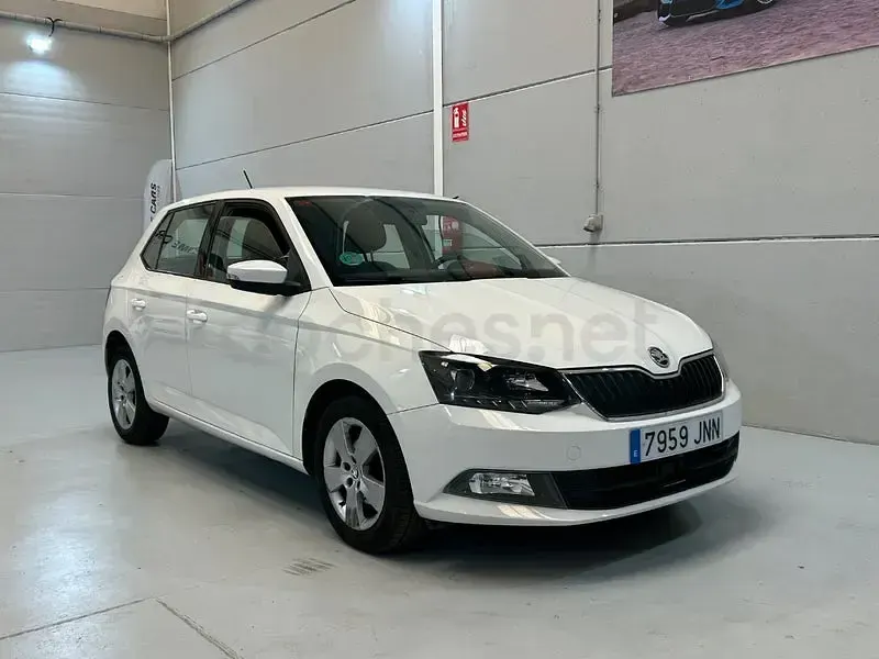 Usado Skoda Fabia Ambition 75 CV (55 kW) 2016 Blanco Berlina