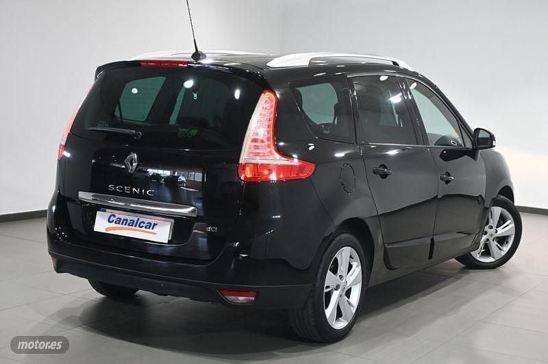 Usado Renault Grand Scénic III Dynamique 130 CV (95 kW) 2014 Negro Monovolumen
