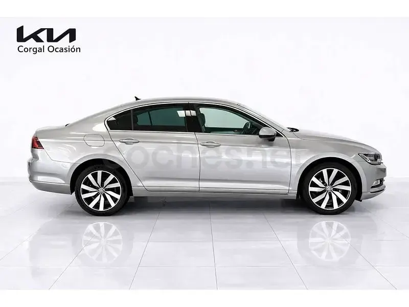 Usado VW Passat Sportline 150 CV (110 kW) 2016 Gris / plata Berlina