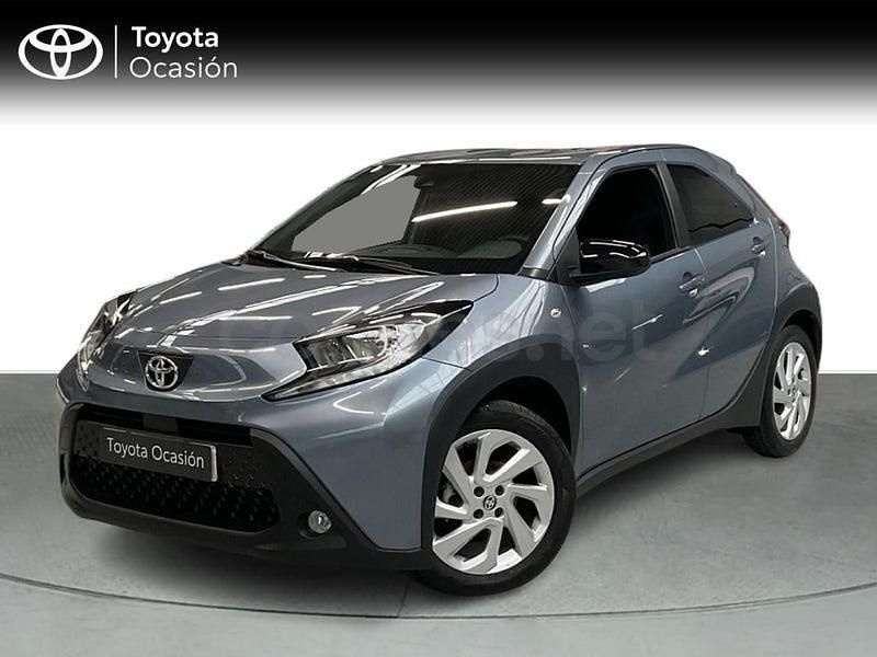 Usado Toyota Aygo X Play 72 CV (52 kW) 2025 Gris / plata SUV