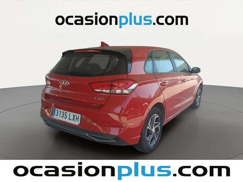 Usado Hyundai i30 120 CV (88 kW) 2022 Rojo Utilitario