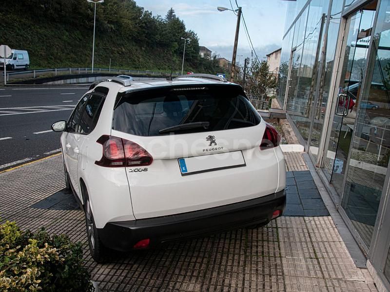 Usado Peugeot 2008 Style 82 CV (60 kW) 2018 Blanco SUV