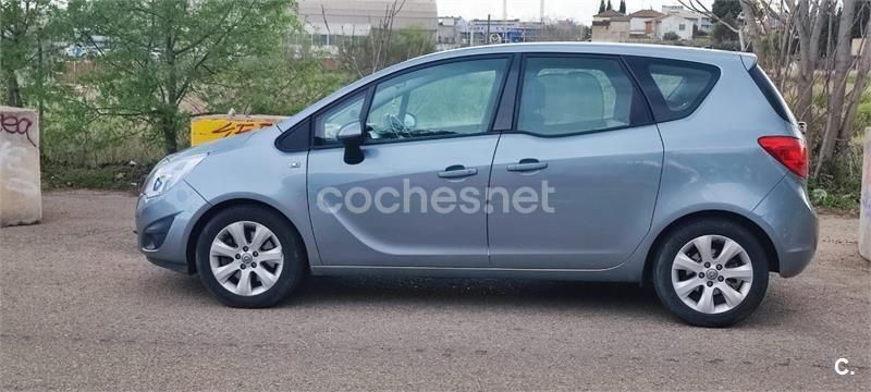 Gris / plata Usado 2011 Opel Meriva Enjoy Monovolumen | 4200 € (Precio justo) - Imagen 1/4