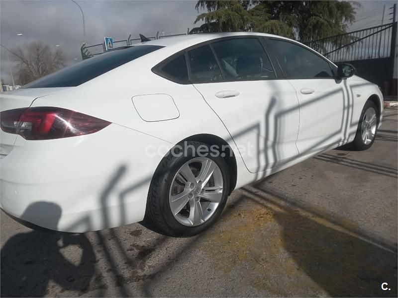 Blanco Usado 2021 Opel Insignia Edition Berlina | 9900 € (Super precio) - Imagen 1/4