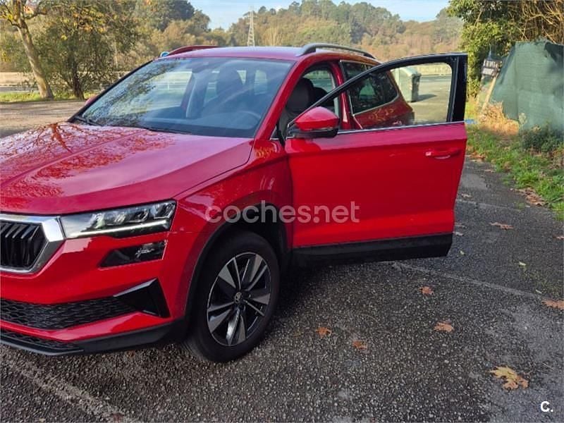 Usado Skoda Karoq Style 150 CV (110 kW) 2023 Rojo SUV