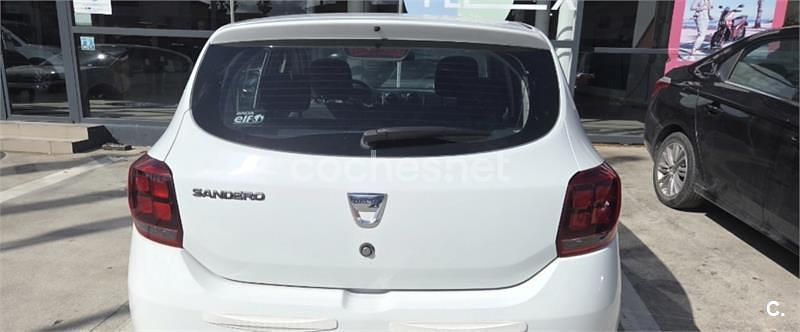 Usado Dacia Sandero Ambiance 73 CV (53 kW) 2017 Blanco Berlina