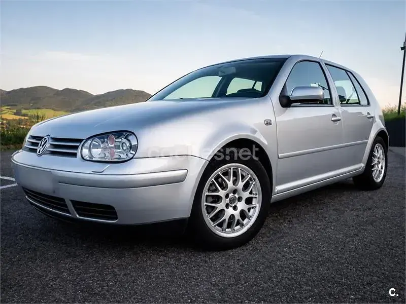 Usado VW Golf IV Highline 150 CV (110 kW) 2003 Gris / plata Familiar