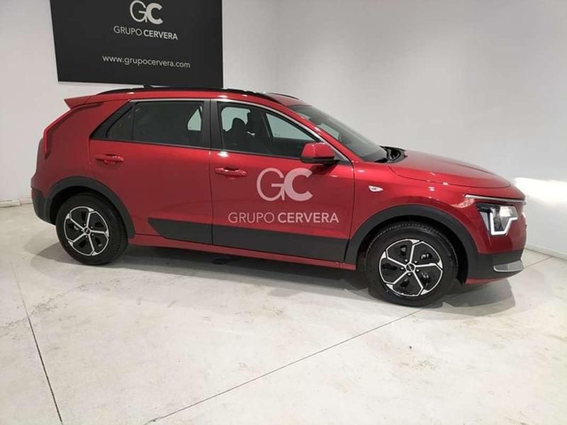 Usado Kia Niro 141 CV (103 kW) 2022 Rojo SUV