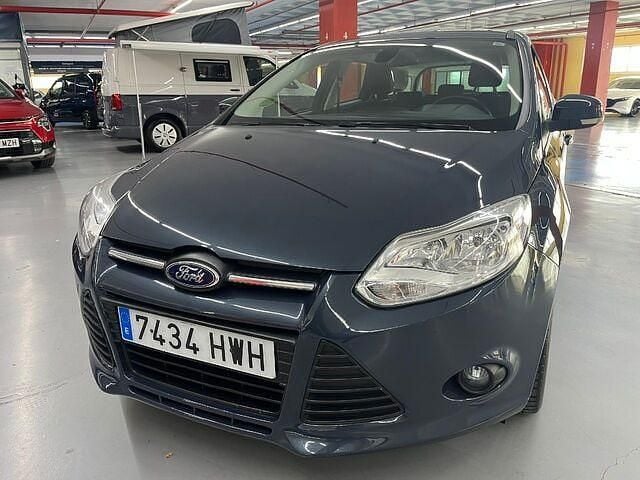 Usado Ford Focus Trend 125 CV (91 kW) 2014 Azul Familiar