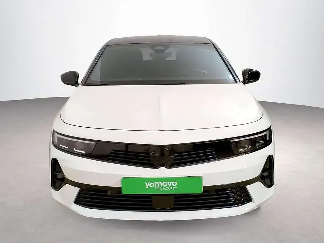 Usado Opel Astra 182 HP (133 kW) 2023 Branco Citadino