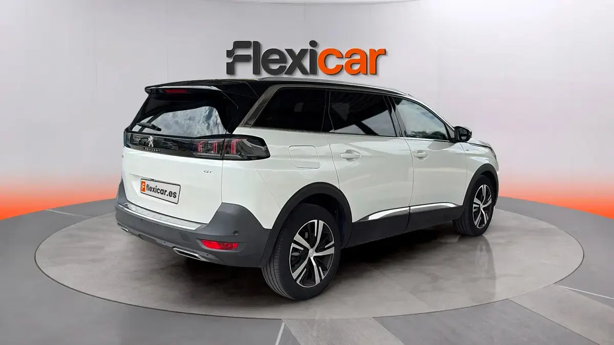 Usado Peugeot 5008 GT 131 CV (96 kW) 2022 Blanco SUV