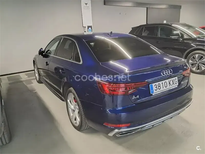 Usado Audi A4 S-Line 150 CV (110 kW) 2019 Azul Berlina