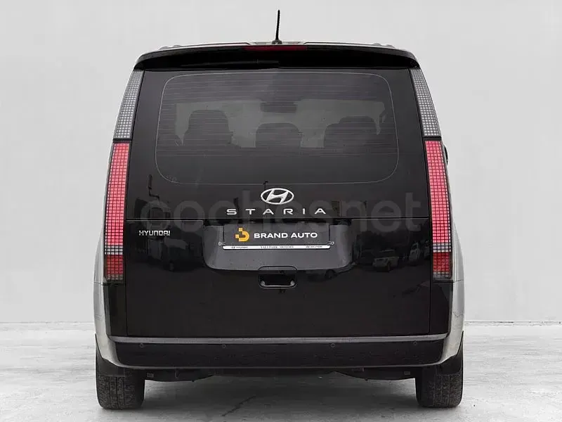 Usado Hyundai Staria Style 177 CV (130 kW) 2022 Negro Monovolumen