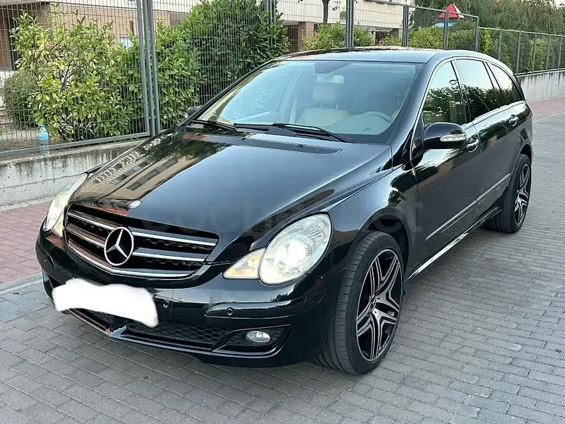 Usado Mercedes R320 224 CV (164 kW) 2008 Negro Familiar