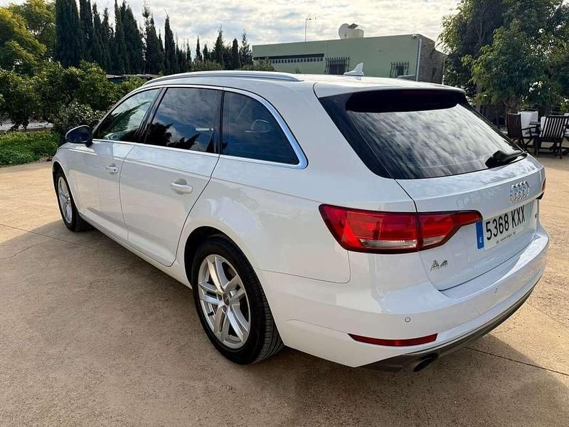 Usado Audi A4 Advanced 150 CV (110 kW) 2018 Blanco Berlina