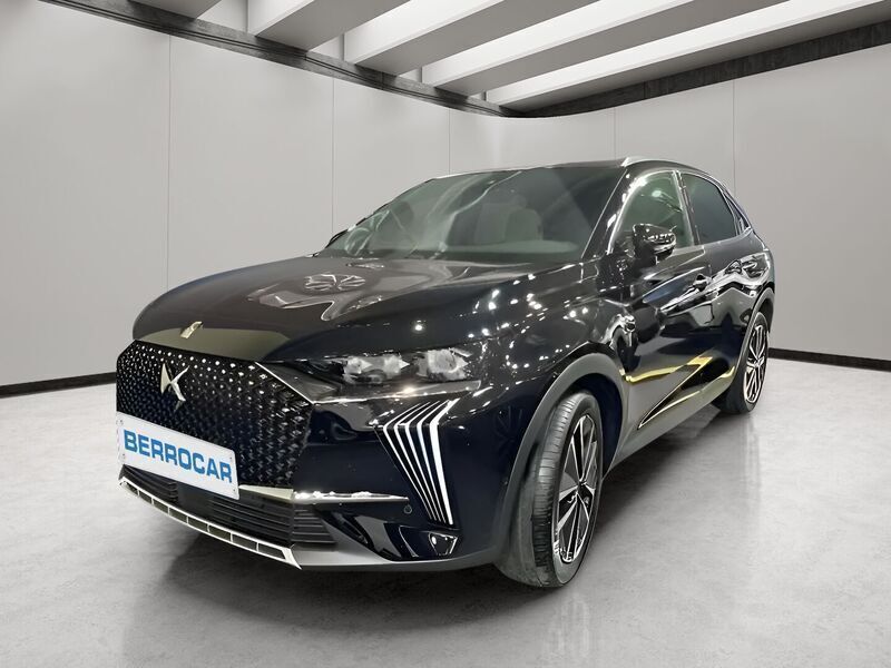 Negro Usado 2024 DS Automobiles DS3 Crossback Opera SUV | 40.900 € - Imagen 1/4
