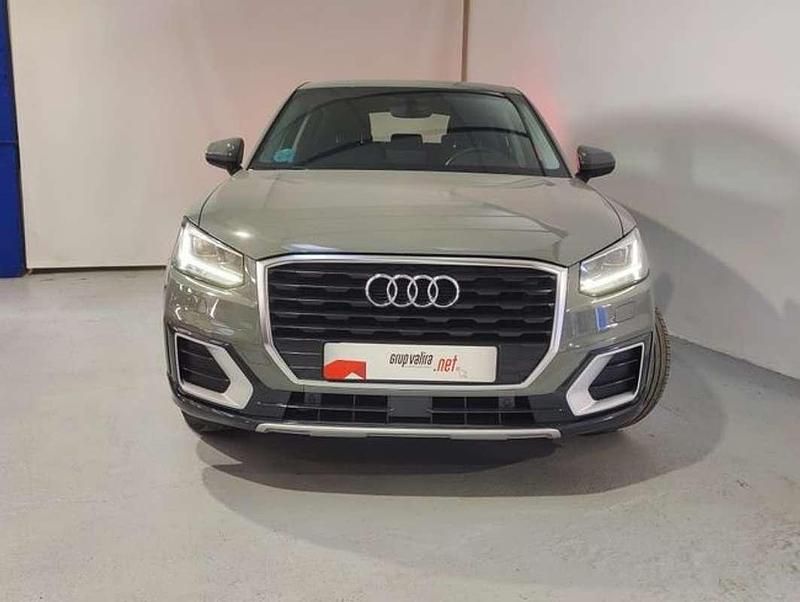 Usado Audi Q2 Design 116 CV (85 kW) 2019 Gris SUV