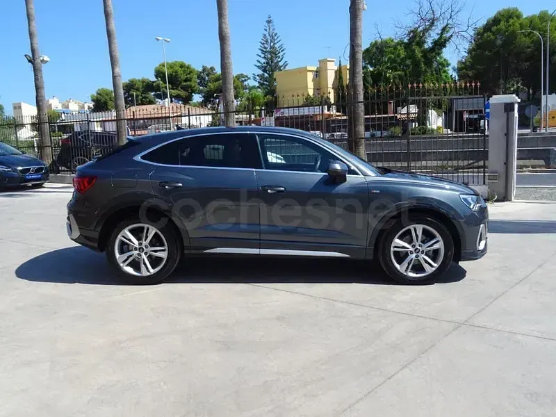 Usado Audi Q3 Sportback S-Line 150 CV (110 kW) 2024 Gris / plata SUV